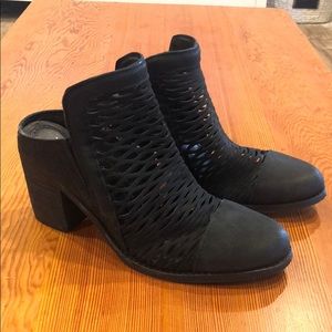 Heeled boots